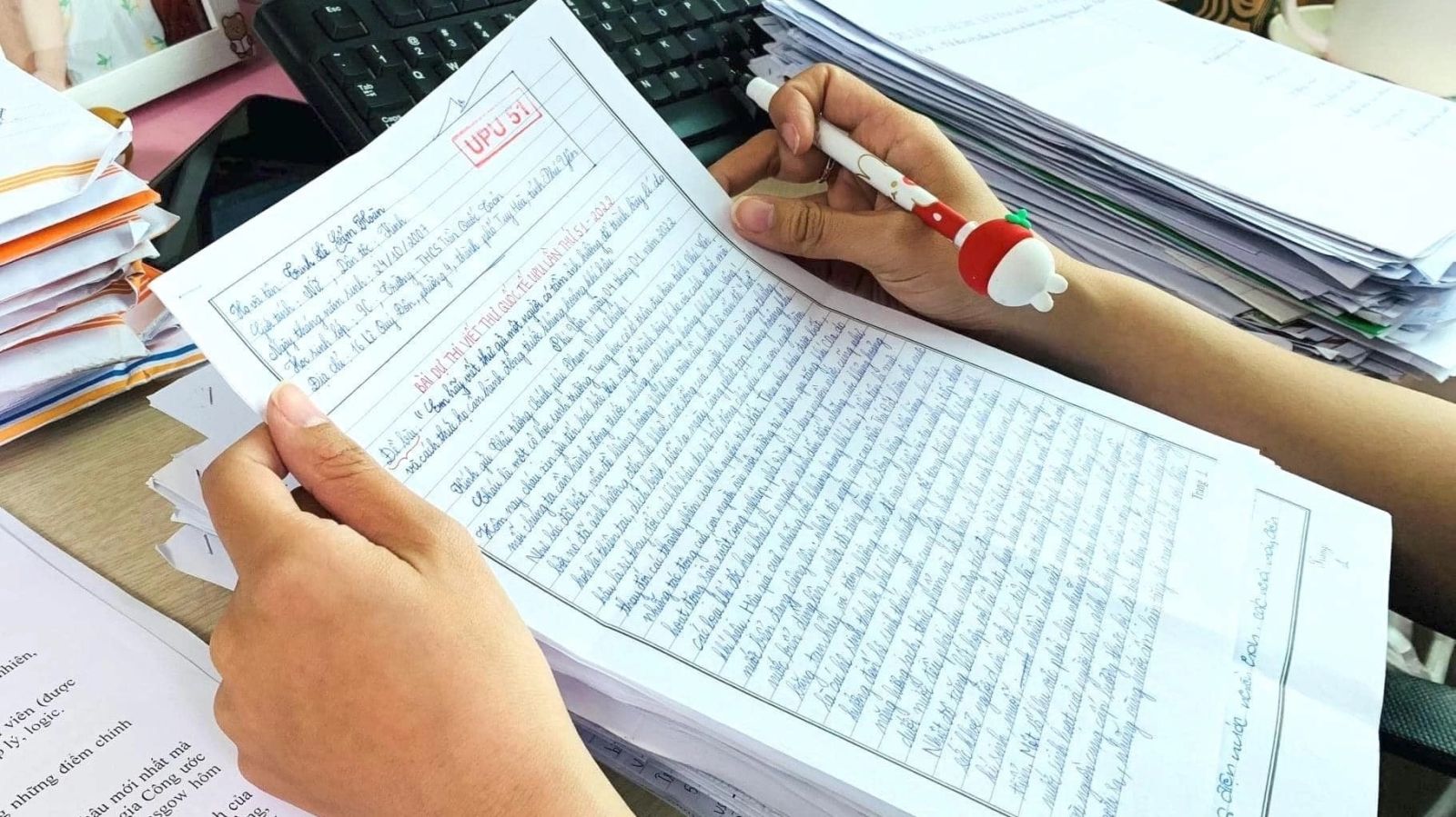 Chú ý ngữ pháp và cấu trúc câu. Ảnh: Internet
