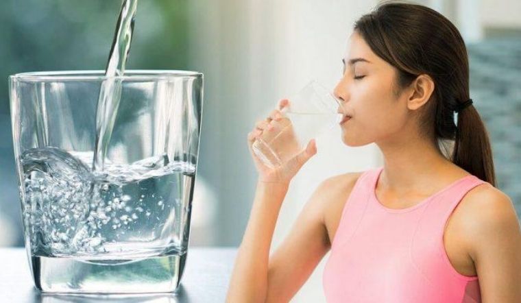 Lắng nghe chính cơ thể của mình để nạp nước vào cơ thể. Ảnh: Internet