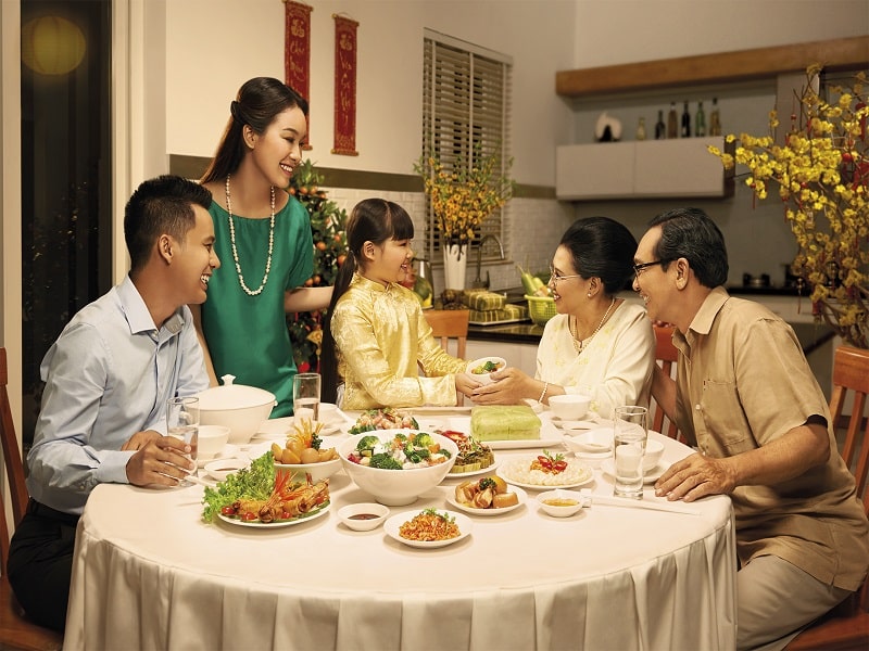 Bữa cơm nhà gắn kết tình cảm gia đình. Ảnh: Internet