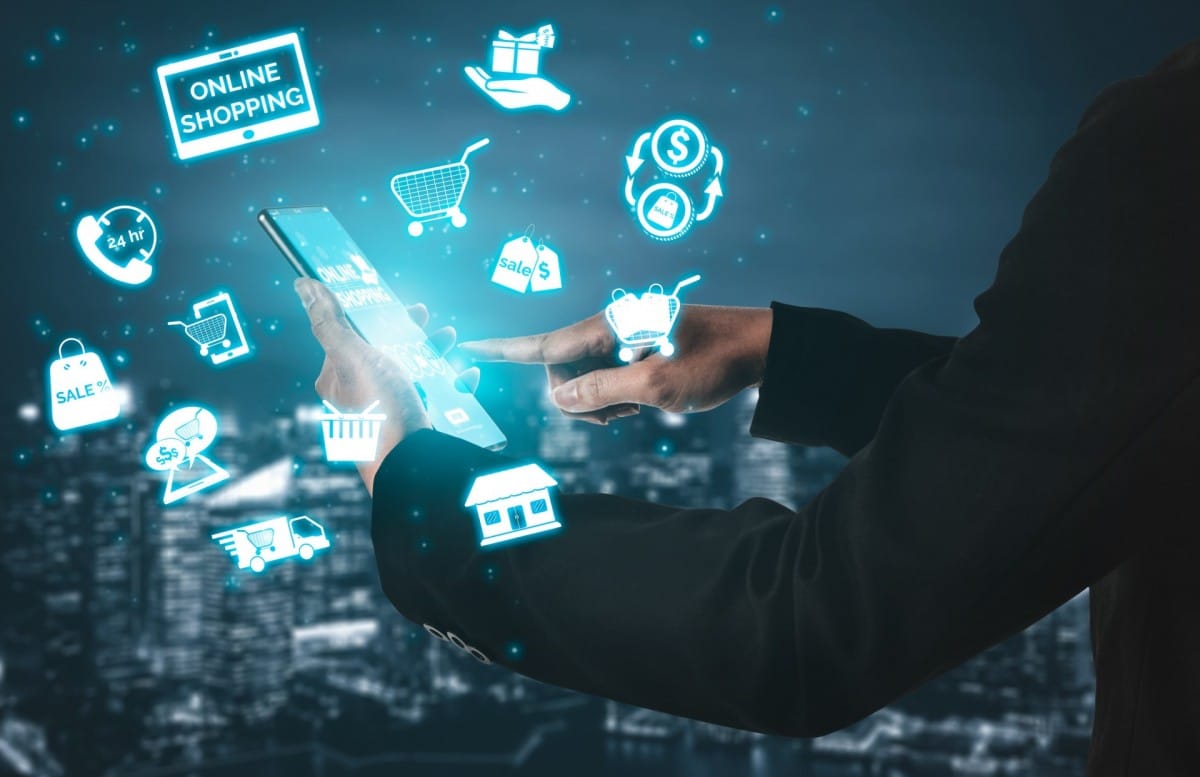 Xu hướng mua mọi thứ từ các sàn thương mại điện tử. Ảnh: Internet 