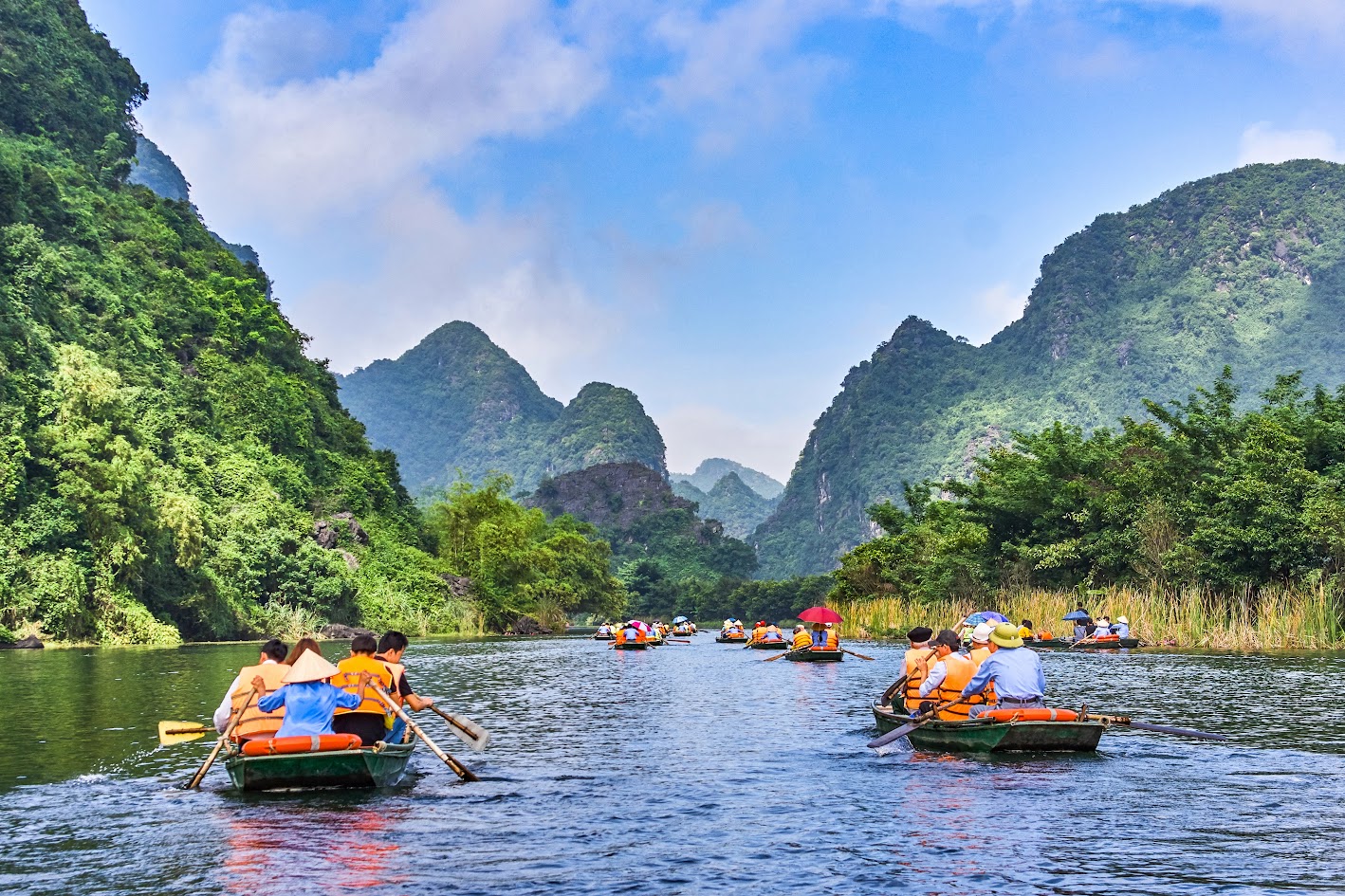 Tôn trọng phong tục địa phương và hỗ trợ sản phẩm thủ công, nông sản bản địa. Ảnh: Internet