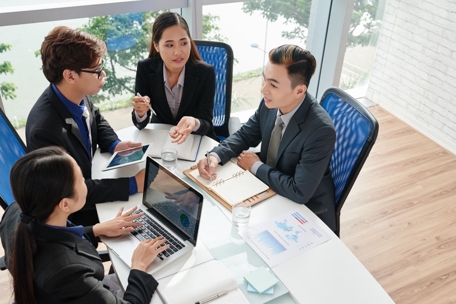 Tăng sự tự tin trong học tập và công việc. Ảnh: Internet