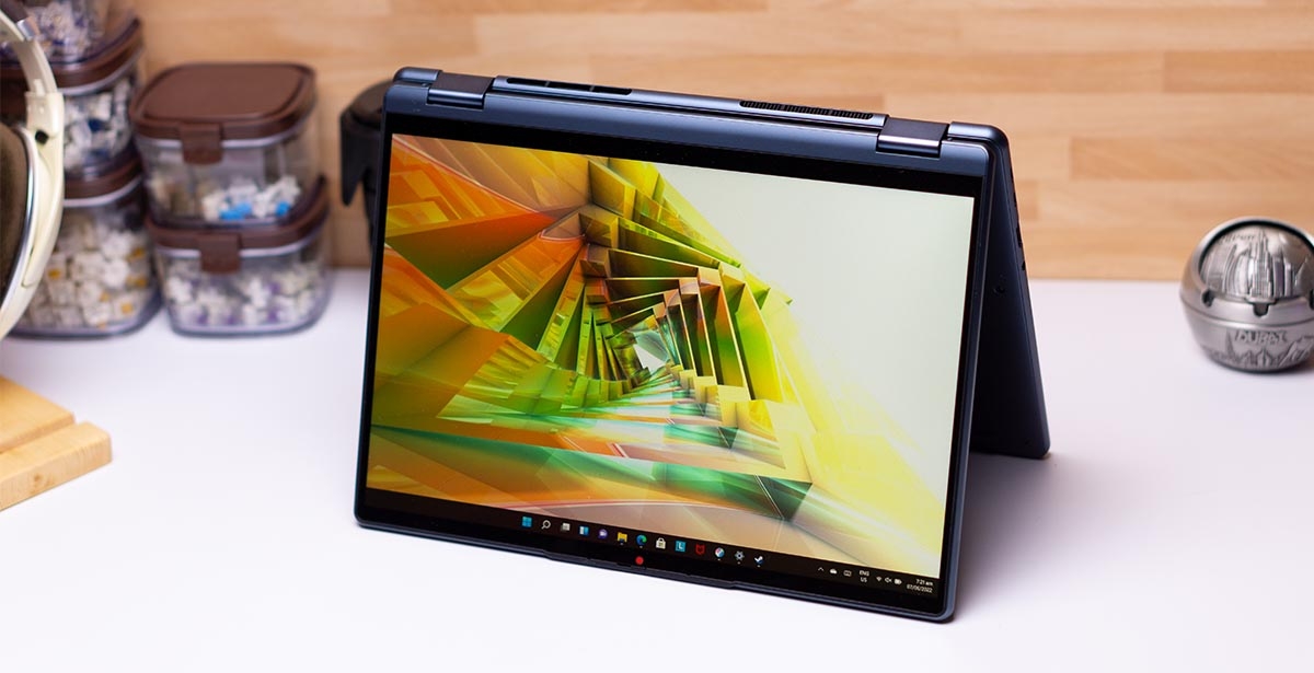Laptop gập trên thị trường. Ảnh: Internet