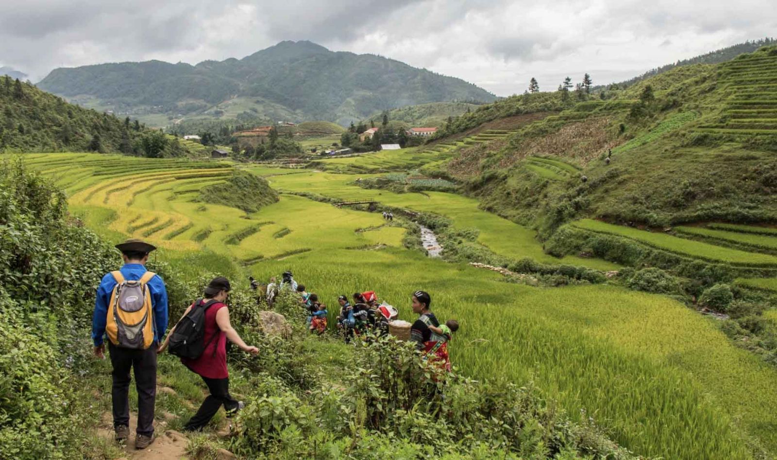  Trekking là một hành trình đi bộ đường dài. Ảnh: Internet