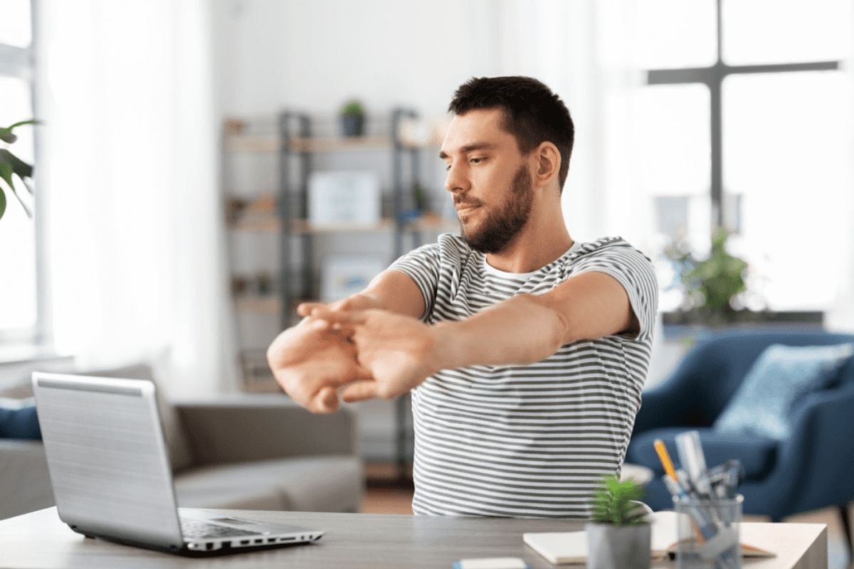 Các bài tập ngắn giúp bạn tỉnh táo và làm việc hiệu quả hơn. Ảnh: Internet