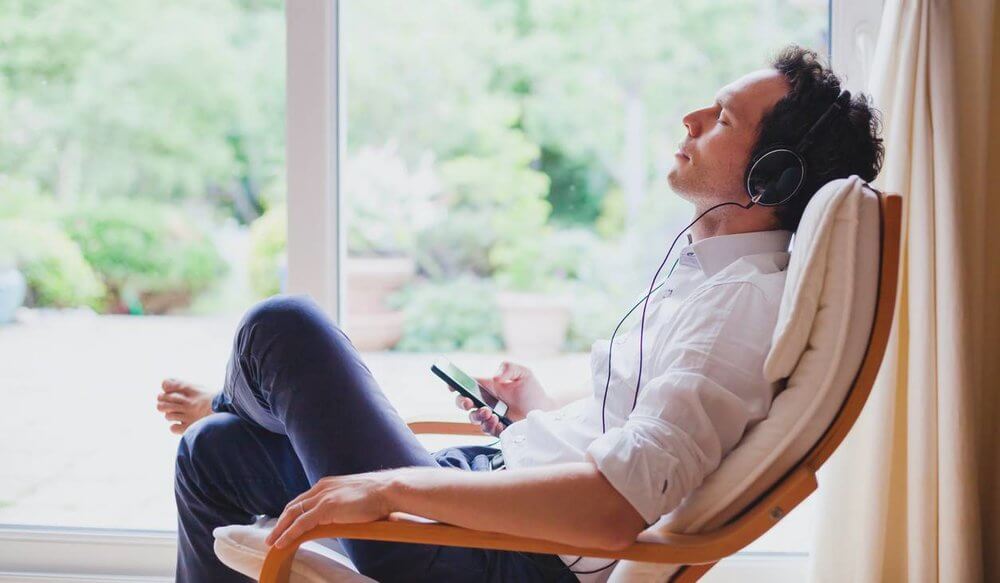 Cho bản thân khoảng thời gian nghỉ ngơi để cơ thể hồi phục. Ảnh: Internet