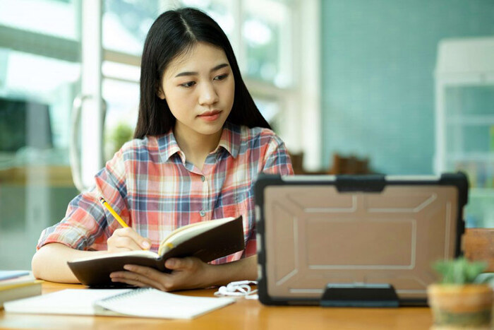 Chia thời gian ôn tập theo từng môn. Ảnh: Internet
