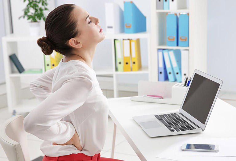 Nên vận động nhẹ nhàng và lựa chọn góc ngồi lý tưởng. Ảnh: Internet
